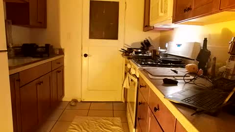 bottom freak online show from March 2025 03:34:02 AM