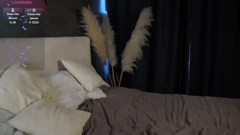 Sabrina  online show from September 2025 04:12:02 AM