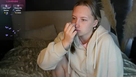 Sabrina  online show from October 2025 04:11:01 AM