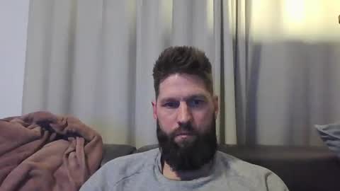 bubblebee1982 online show from December 2024 08:40:02 PM