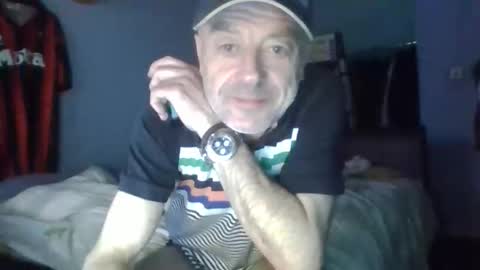 burnleyguy1977 online show from May 2026 02:06:02 AM