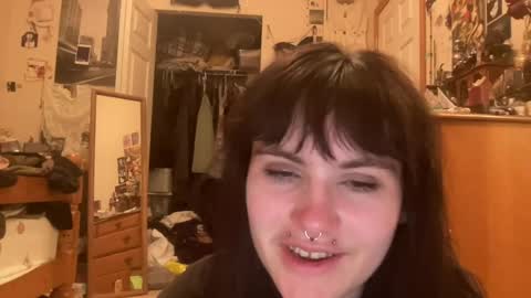esme gray online show from July 2026 06:31:01 AM