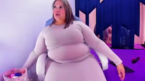 busty juicyy online show from June 2026 01:02:02 PM