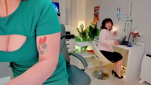Sara and  Coral long hair online show from January 2025 12:31:02 PM