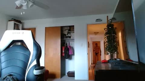 Snapshot of bwall1425 chatting on March 2026 12:05:02 PM bwall1425 online show from March 2026 12:05:02 PM