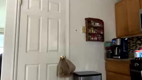 calishop1 online show from April 2026 04:59:02 PM