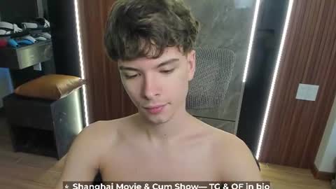 Snapshot of calvin_loves_you chatting on July 2026 09:35:01 AM Hey I am Calvin online show from July 2026 09:35:01 AM
