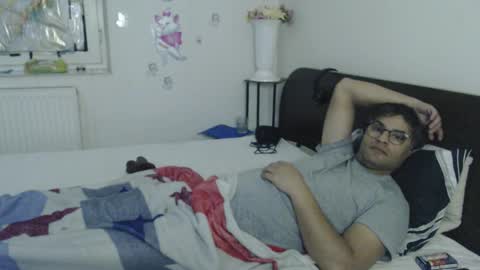 Calvinjohnlad online show from November 2025 06:32:01 PM