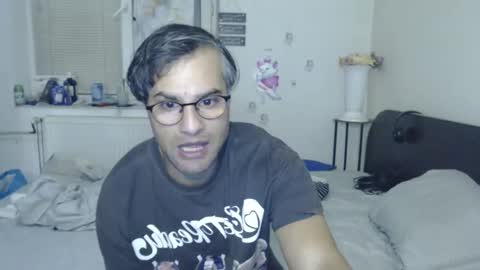 Calvinjohnlad online show from December 2025 05:07:02 PM