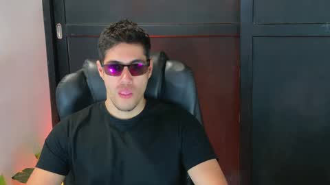 camara110 online show from September 2025 07:47:01 PM