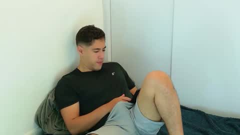 camara110 online show from November 2025 02:45:01 AM