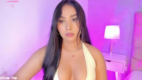 Snapshot of cameliaa_smiith chatting on June 2026 06:05:02 AM Camelia Smith online show from June 2026 06:05:02 AM