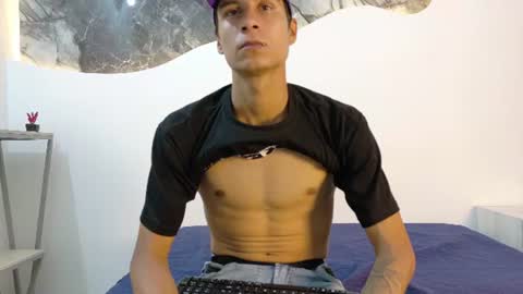 Snapshot of cameronsilverman chatting on June 2026 07:47:02 PM cameronsilverman online show from June 2026 07:47:02 PM