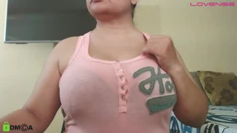 Camila  online show from April 2026 09:53:01 PM