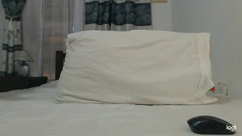 Instagram camila blande1 online show from March 2026 09:09:02 PM