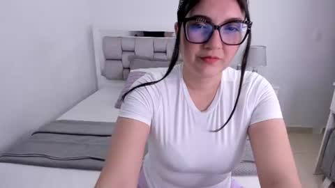Snapshot of camila_buitrago chatting on June 2026 01:28:01 AM Camila buitrago online show from June 2026 01:28:01 AM