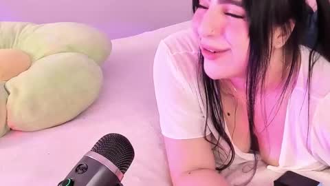 Camila online show from March 2026 01:23:01 AM