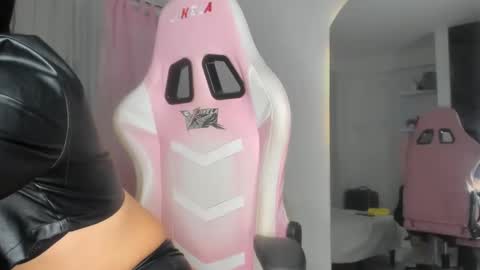 camilagomez_ch online show from December 2024 03:25:02 PM