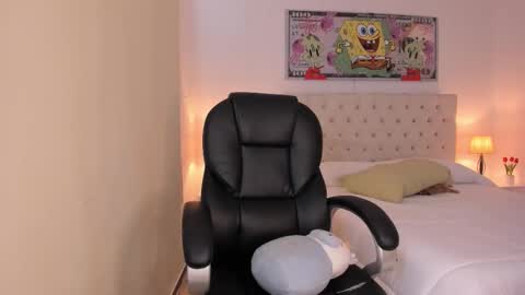   online show from November 2025 07:25:01 PM