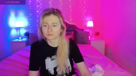 camilladreamer online show from February 2026 08:45:01 PM