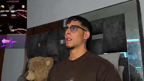   INDEPENDENT MODEL online show from October 2025 11:36:01 AM