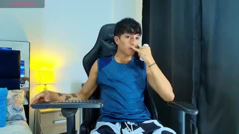 Snapshot of camilobass_ chatting on July 2026 12:34:01 AM Camilo Bass online show from July 2026 12:34:01 AM