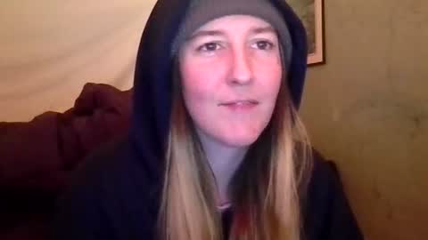 Candi online show from November 2025 12:41:02 PM