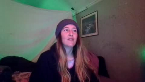 Candi online show from December 2025 09:32:01 PM