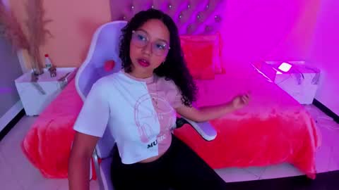 Candy online show from October 2025 07:05:02 PM