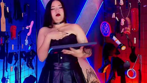 Snapshot of candyqueen_bdsm_ chatting on February 2026 03:32:02 AM candyqueen_bdsm_ online show from February 2026 03:32:02 AM