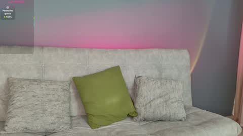 Isabella online show from April 2026 02:47:02 PM