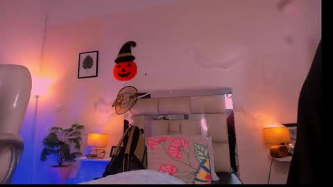 Snapshot of candyygirl_1 chatting on November 2025 06:53:02 PM Candy online show from November 2025 06:53:02 PM