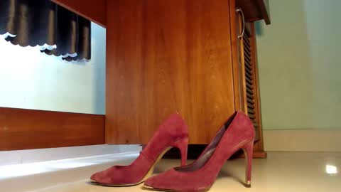 Miss Di online show from April 2026 07:56:01 AM