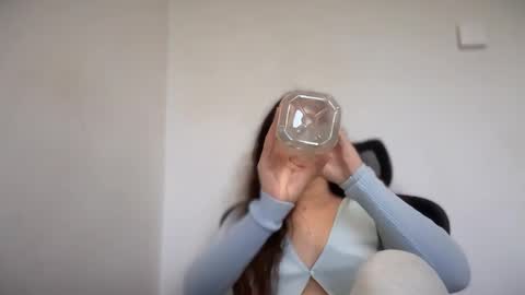 Emma online show from September 2025 07:08:01 AM