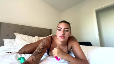 caramelmami26 online show from May 2026 08:25:01 PM