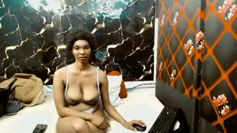 Snapshot of caramelminxx_ chatting on July 2026 07:55:01 AM caramelminxx_ online show from July 2026 07:55:01 AM