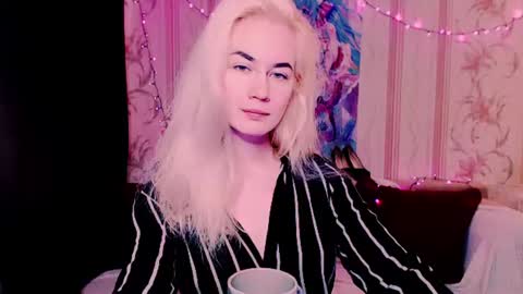 Snapshot of carinfox chatting on June 2026 06:45:02 AM Carin online show from June 2026 06:45:02 AM