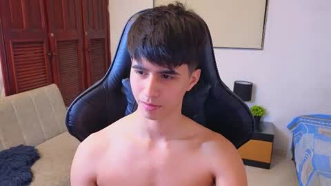 Snapshot of carl_dixon chatting on June 2026 03:44:01 AM carl_dixon online show from June 2026 03:44:01 AM