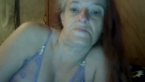 carleeswoman08 online show from November 2025 12:22:02 PM
