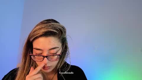 Snapshot of carolblonde chatting on June 2026 03:25:01 AM Char online show from June 2026 03:25:01 AM