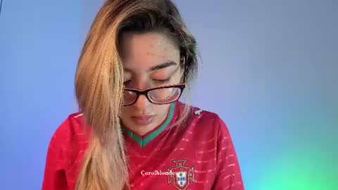 Snapshot of carolblonde chatting on June 2026 09:13:01 PM Char online show from June 2026 09:13:01 PM