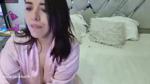 caroline online show from April 2026 02:03:02 PM