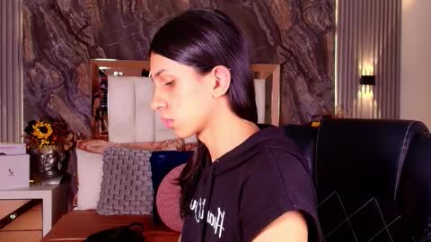 caroline_foster1 online show from March 2026 12:05:01 PM