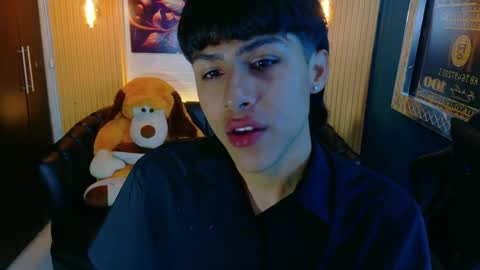 carolinejesh online show from March 2026 01:05:01 PM