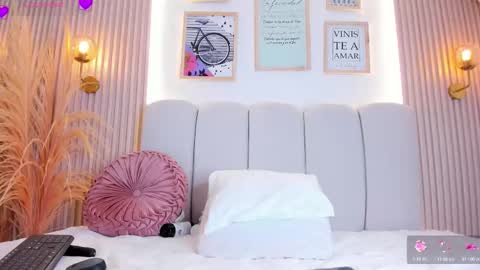 Carol Rivera  online show from September 2025 08:20:01 PM