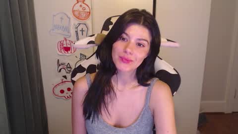 cassiealvarez online show from October 2025 05:10:01 AM