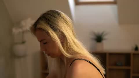 Snapshot of cassiemiles chatting on June 2026 03:05:01 AM Cassi online show from June 2026 03:05:01 AM