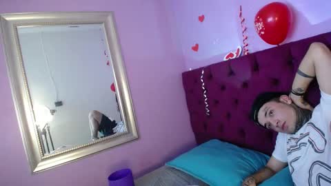 Snapshot of catalellaandpaul chatting on February 2025 07:00:02 AM CatalellaAndPaul online show from February 2025 07:00:02 AM