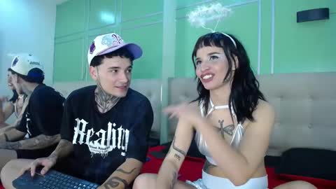 Snapshot of catalellaandpaul chatting on March 2025 07:05:02 AM CatalellaAndPaul online show from March 2025 07:05:02 AM