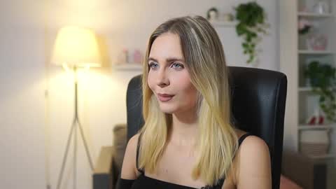 catecrago  online show from November 2025 02:06:02 PM